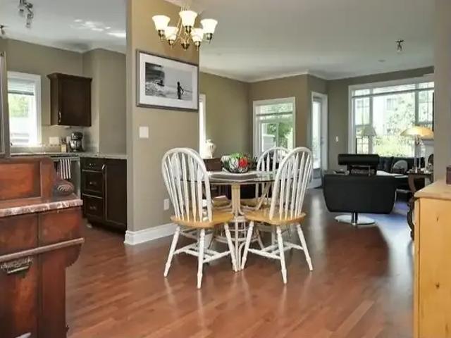For Rent 2 Bedroom Apartment Langley BC DS103355196