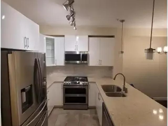 For Rent 2 Bedroom Apartment Langley BC DS104224680