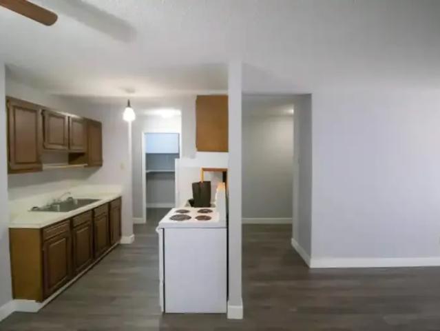 For Rent 2 Bedroom Apartment Lethbridge AB DS101985596