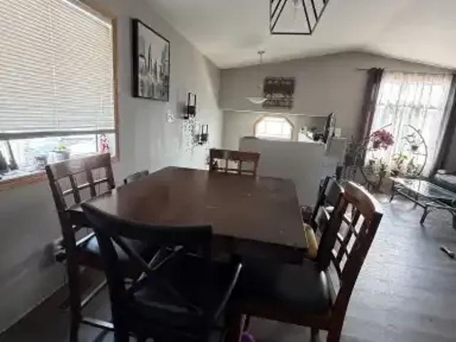For Rent 2 Bedroom Apartment Lethbridge AB DS104681752