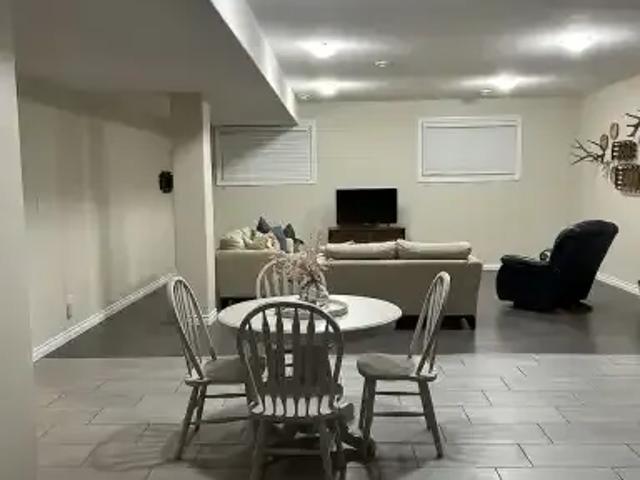 For Rent 2 Bedroom Apartment Lloydminster AB DS104141384