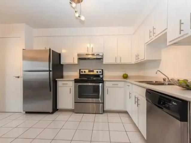 For Rent 2 Bedroom Apartment Pointe QC DS102847097
