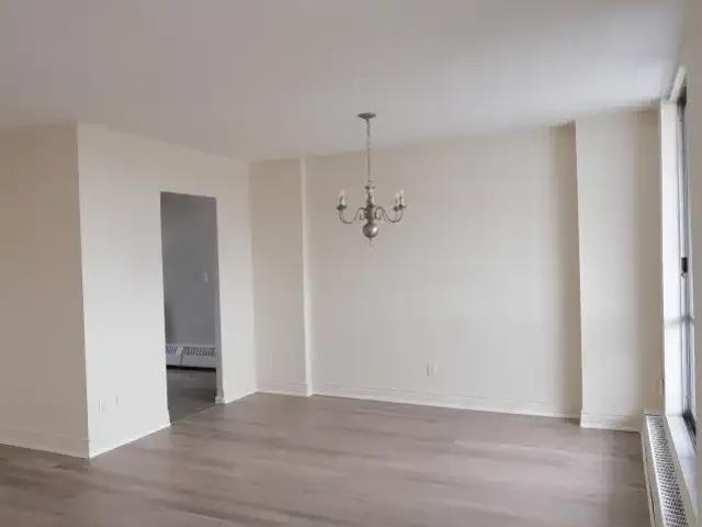 For Rent 2 Bedroom Apartment Richmond Hill ON DS104841037