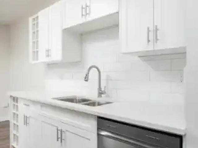 For Rent 2 Bedroom Apartment St. Albert AB DS102700487