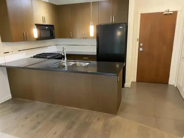 For Rent 2 Bedroom Apartment Surrey BC DLS102701576