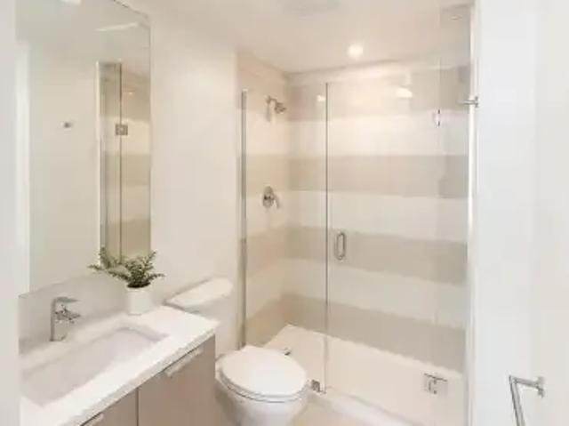 For Rent 2 Bedroom Apartment Surrey BC DS102915337