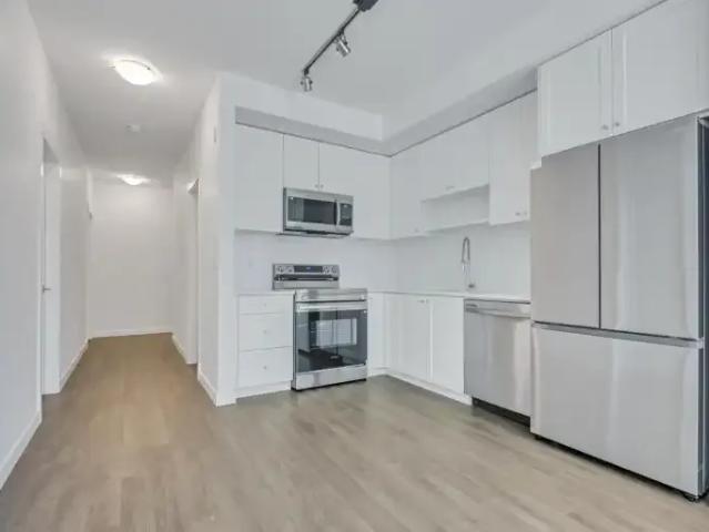 For Rent 2 Bedroom Apartment Surrey BC DS102915335