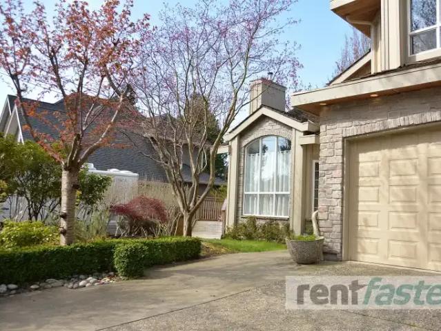 For Rent 2 Bedroom Apartment Surrey BC DS103060306