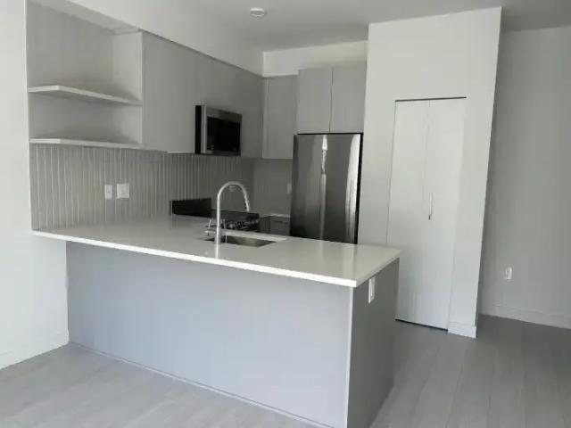 For Rent 2 Bedroom Apartment Surrey BC DS104142864