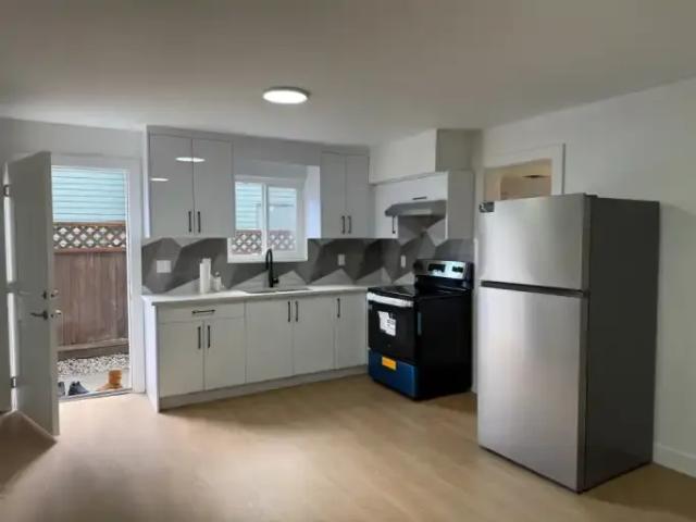 For Rent 2 Bedroom Apartment Surrey BC DS99146405