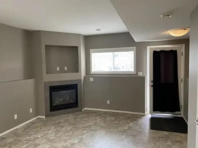 For Rent 2 Bedroom Apartment Sylvan Lake AB DS104257287