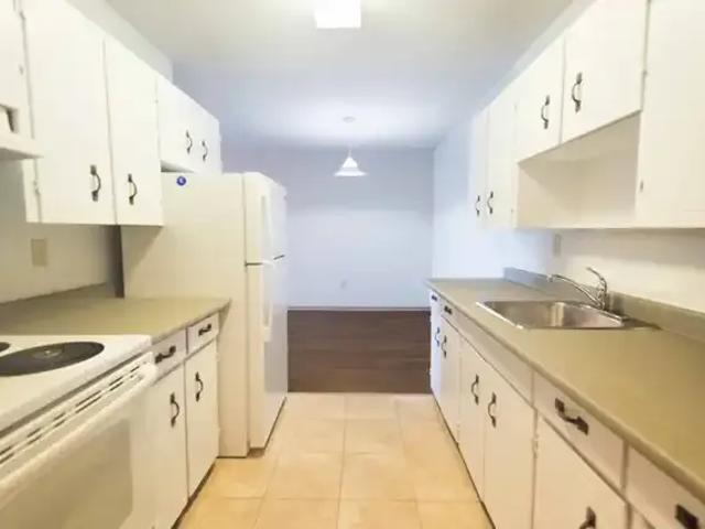 For Rent 2 Bedroom Apartment Saanich BC DS102700499