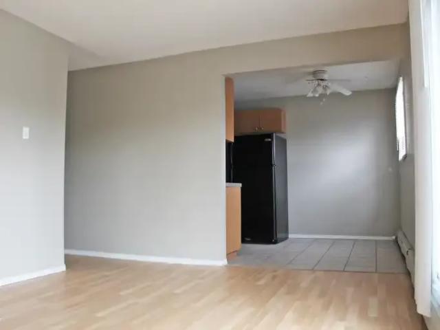 For Rent 2 Bedroom Apartment Saskatoon SK DS102338655