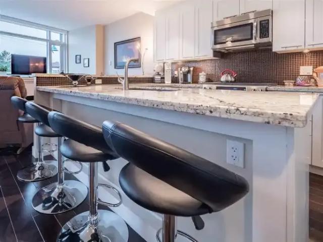 For Rent 2 Bedroom Apartment Sechelt BC DS103355206