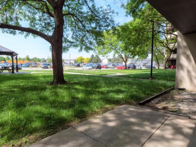 For Rent 2 Bedroom Apartment Tecumseh ON DS89526921