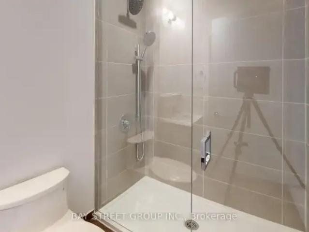 For Rent 2 Bedroom Apartment Vaughan ON DS102578925