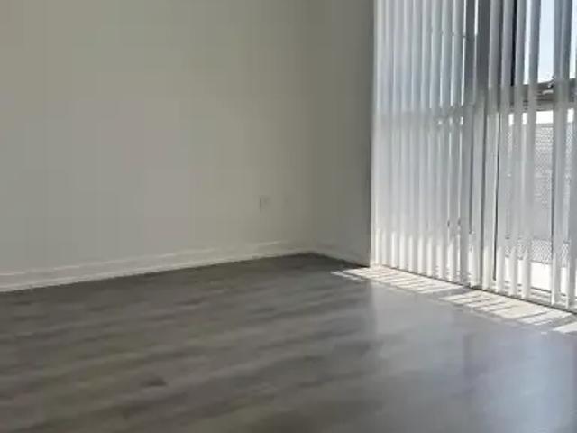 For Rent 2 Bedroom Apartment Vaughan ON DS102794984
