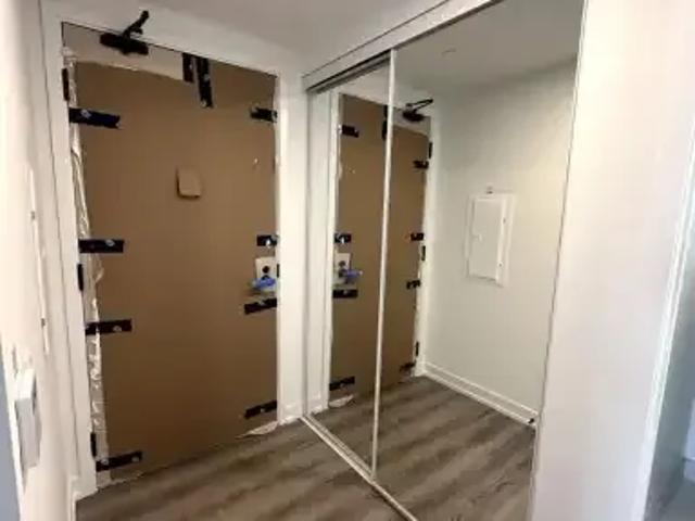 For Rent 2 Bedroom Apartment Vaughan ON DS103695324
