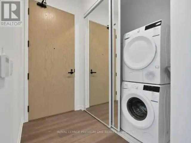 For Rent 2 Bedroom Apartment Vaughan ON DS103879733