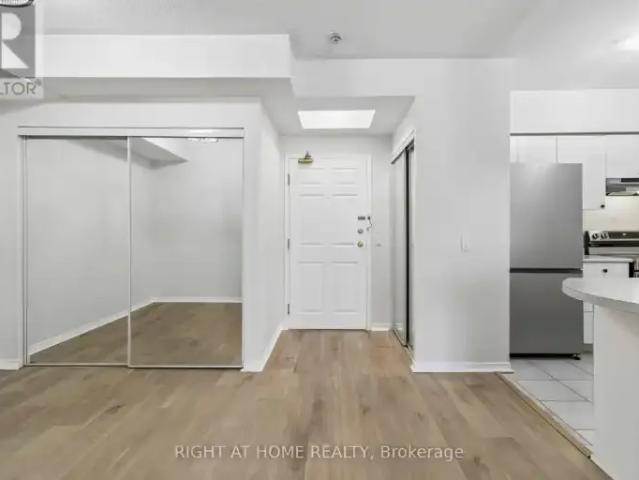 For Rent 2 Bedroom Apartment Vaughan ON DS105167491