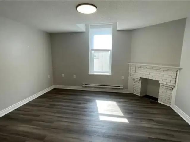 For Rent 2 Bedroom Apartment Welland ON DS104106882