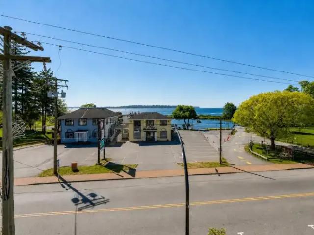 For Rent 2 Bedroom Apartment White Rock BC DS103569242