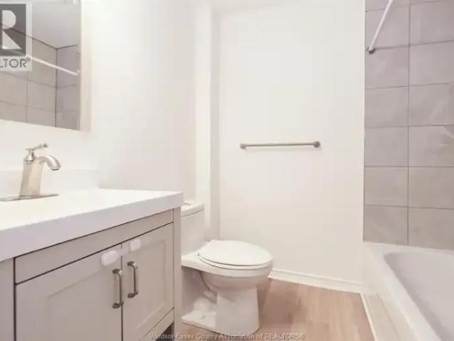 For Rent 2 Bedroom Apartment Windsor ON DS101877617