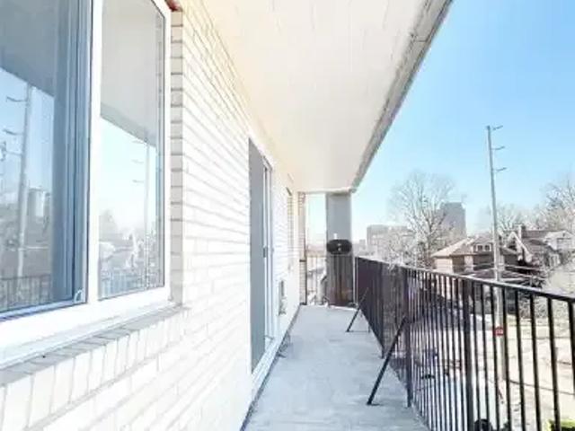 For Rent 2 Bedroom Apartment Windsor ON DS101877658