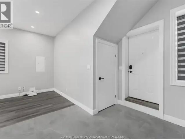For Rent 2 Bedroom Apartment Windsor ON DS101878244