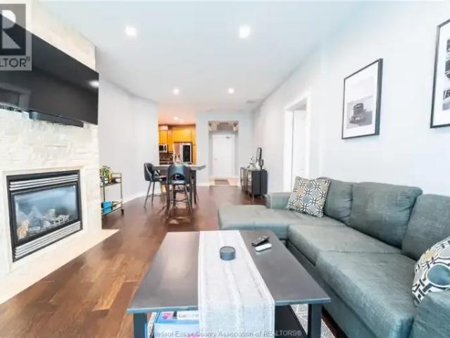 For Rent 2 Bedroom Apartment Windsor ON DS101879264