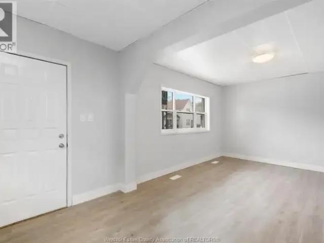 For Rent 2 Bedroom Apartment Windsor ON DS101879276