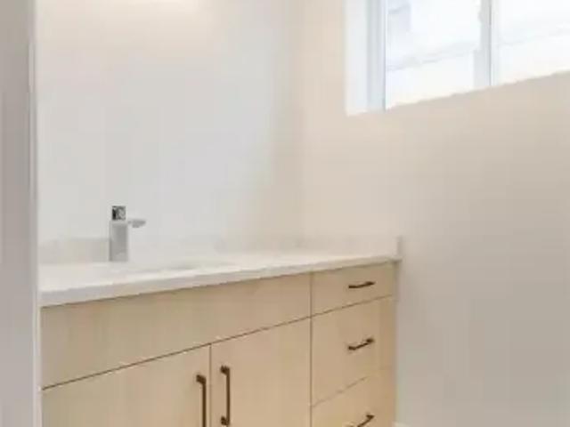 For Rent 2 Bedroom Apartment Windsor ON DS101090451