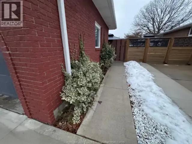 For Rent 2 Bedroom Apartment Windsor ON DS102883761