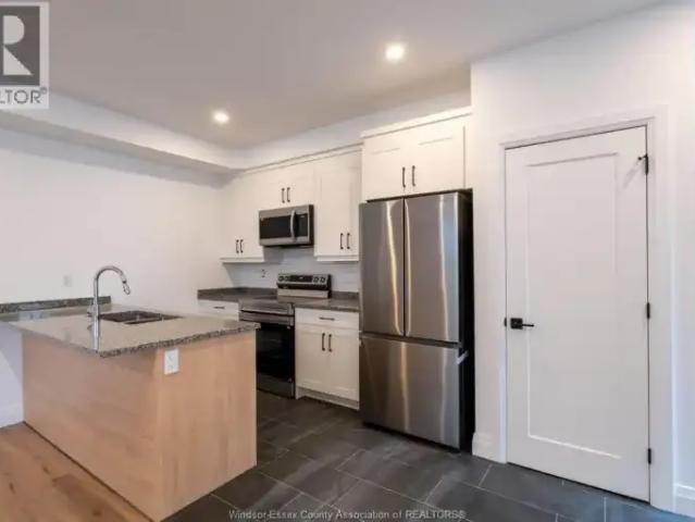 For Rent 2 Bedroom Apartment Windsor ON DS102204355
