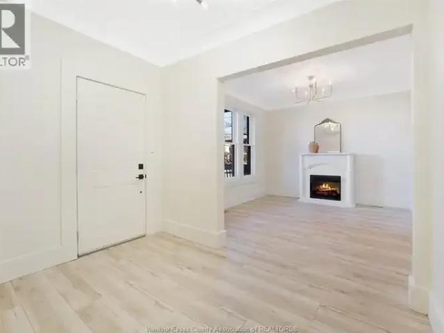 For Rent 2 Bedroom Apartment Windsor ON DS102339294