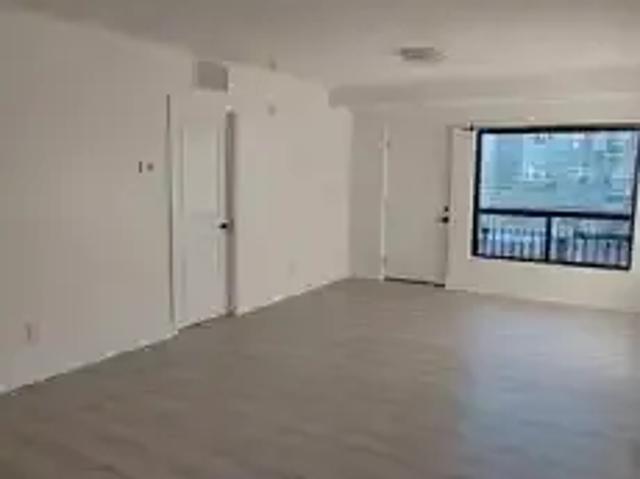 For Rent 2 Bedroom Apartment Windsor ON DS103012121