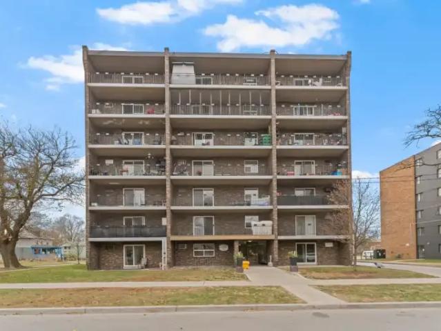For Rent 2 Bedroom Apartment Windsor ON DS103243038