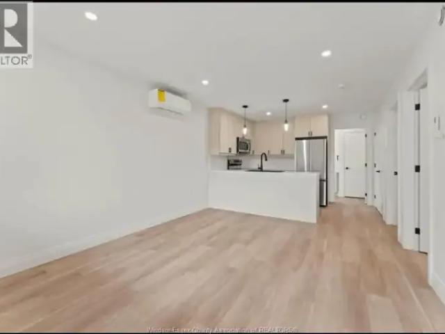 For Rent 2 Bedroom Apartment Windsor ON DS104888795