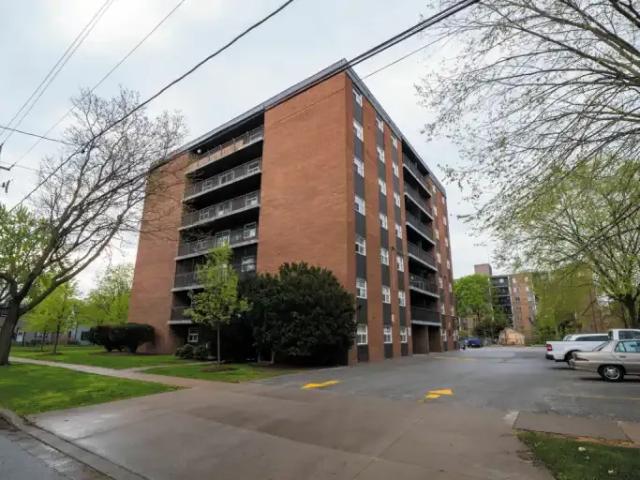 For Rent 2 Bedroom Apartment Windsor ON DS105134959