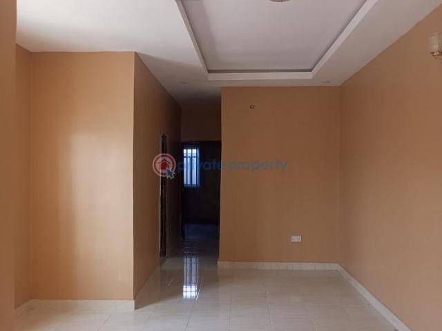 For rent: 2 bedroom Block Of Flats Divine Avenue Bucknor Isolo Lagos PID: 5PAAZN | Private Property Nigeria