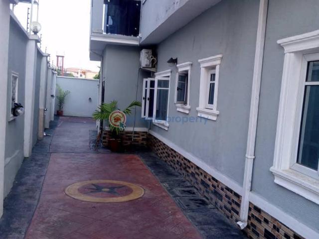 For rent: 2 bedroom Block Of Flats Ire Akari Estate, Akala Express Ibadan Oyo PID: 7PCSTK | Private Property Nigeria
