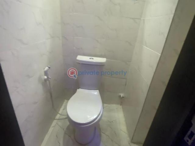 For rent: 2 bedroom Block Of Flats Oshaga Surulere Itire Ikate Surulere Lagos PID: 8PCLQK | Private Property Nigeria