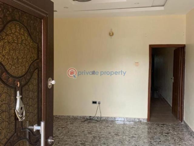 For rent: 2 bedroom Block Of Flats Soluyi Gbagada Lagos PID: 7PBXFZ | Private Property Nigeria