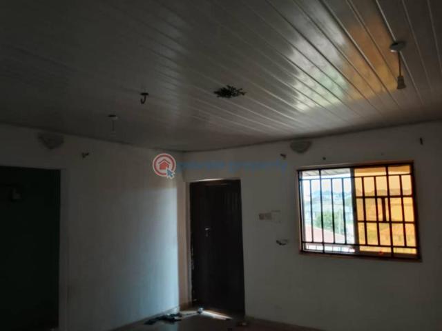 For rent: 2 bedroom Block Of Flats Pillar Estate, Oleyo, Akala Express Ibadan Oyo PID: 3PCPBH | Private Property Nigeria