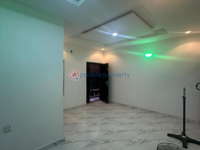 For rent: 2 bedroom Block Of Flats Thomas Aguda Surulere Lagos PID: 1PBPNB | Private Property Nigeria