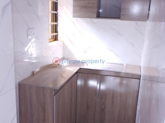 For rent: 2 bedroom Flat & Apartment Alagomeji Yaba Lagos PID: 7PCDFC | Private Property Nigeria