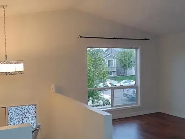 For Rent 2 Bedroom House Calgary AB DS104181287
