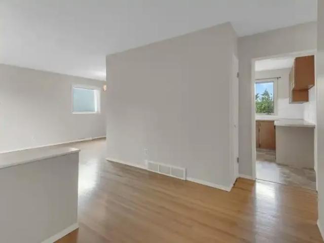 For Rent 2 Bedroom House Calgary AB DS104182675
