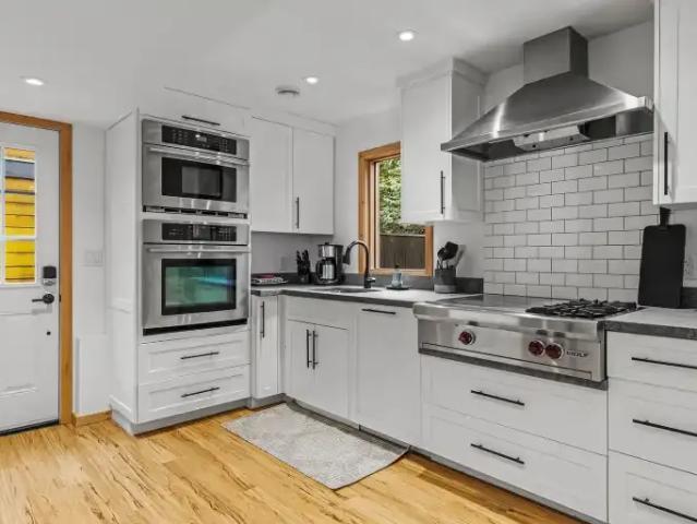 For Rent 2 Bedroom House Canmore AB DS102715327