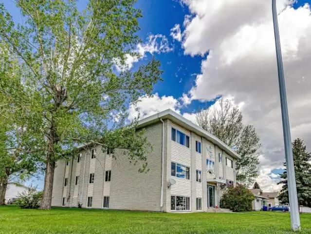 For Rent 2 Bedroom House Claresholm AB DS104182925